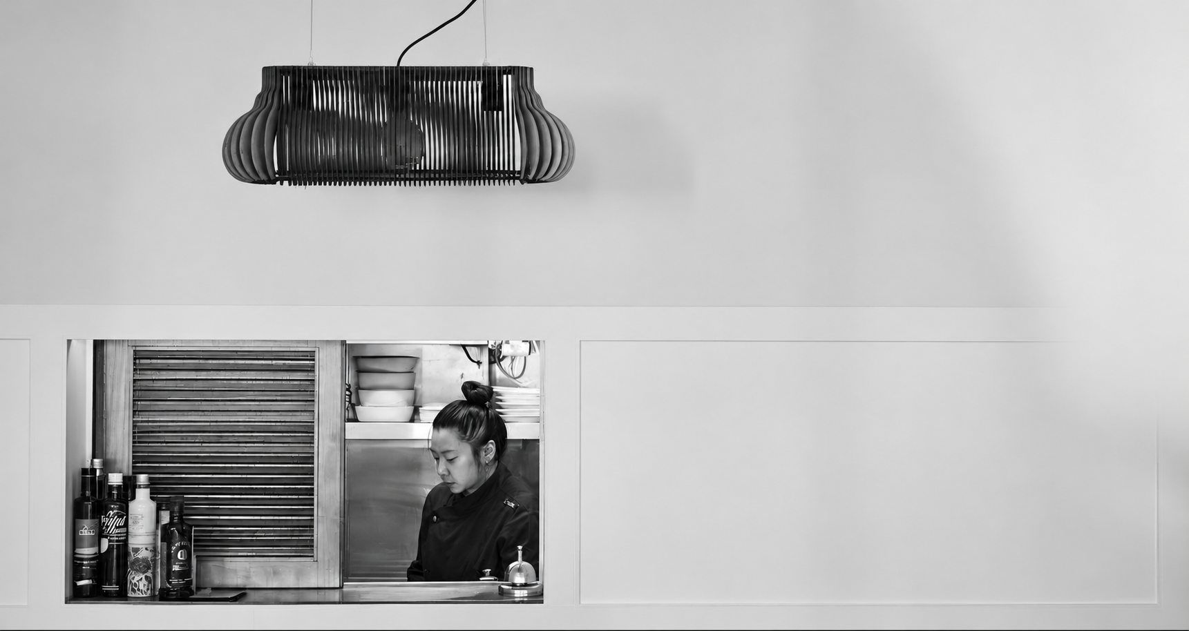 Chef Lee Sae-bom working in the kitchen at L’ESTIU